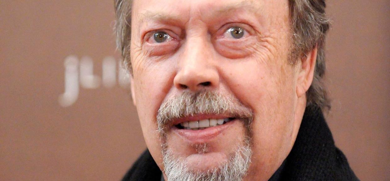 Tim Curry holds back laughter for 3 minute in Red Alert 3